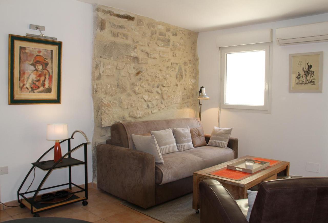 Agreable Maison De Ville Eyragues المظهر الخارجي الصورة