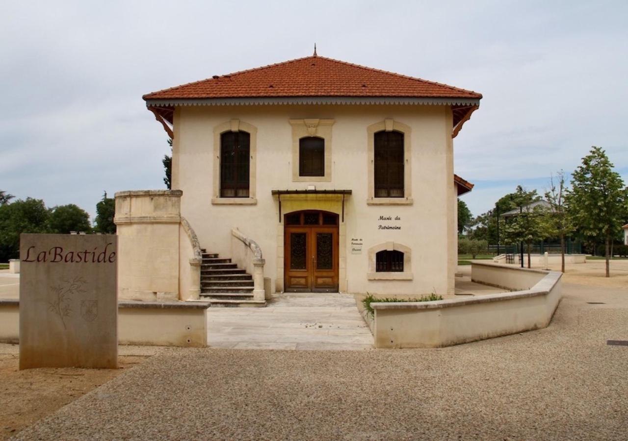 Agreable Maison De Ville Eyragues المظهر الخارجي الصورة