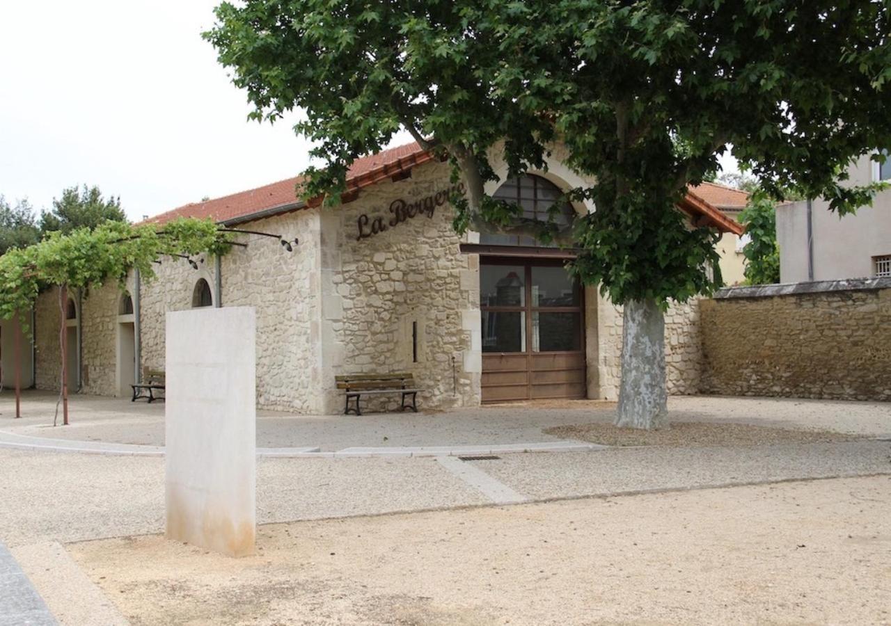Agreable Maison De Ville Eyragues المظهر الخارجي الصورة