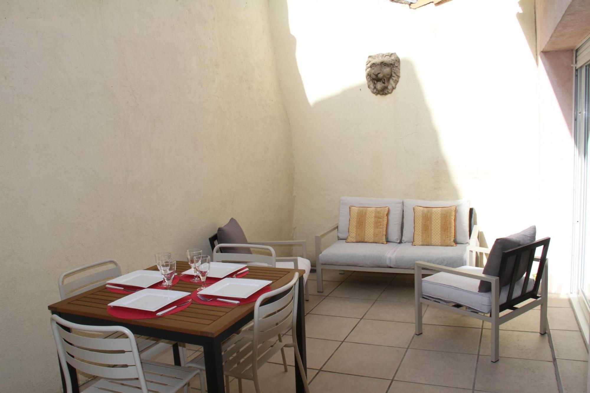 Agreable Maison De Ville Eyragues المظهر الخارجي الصورة