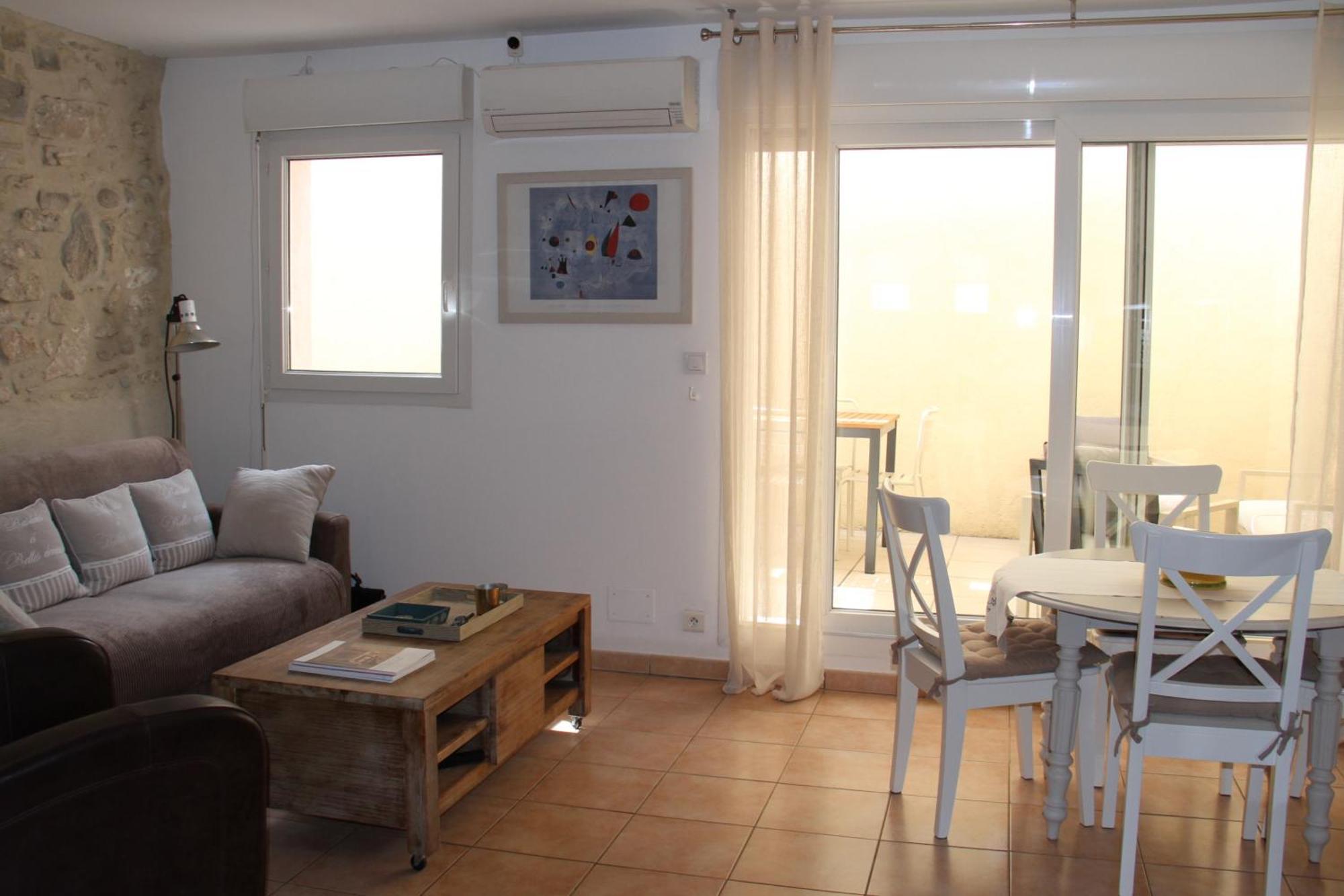 Agreable Maison De Ville Eyragues المظهر الخارجي الصورة